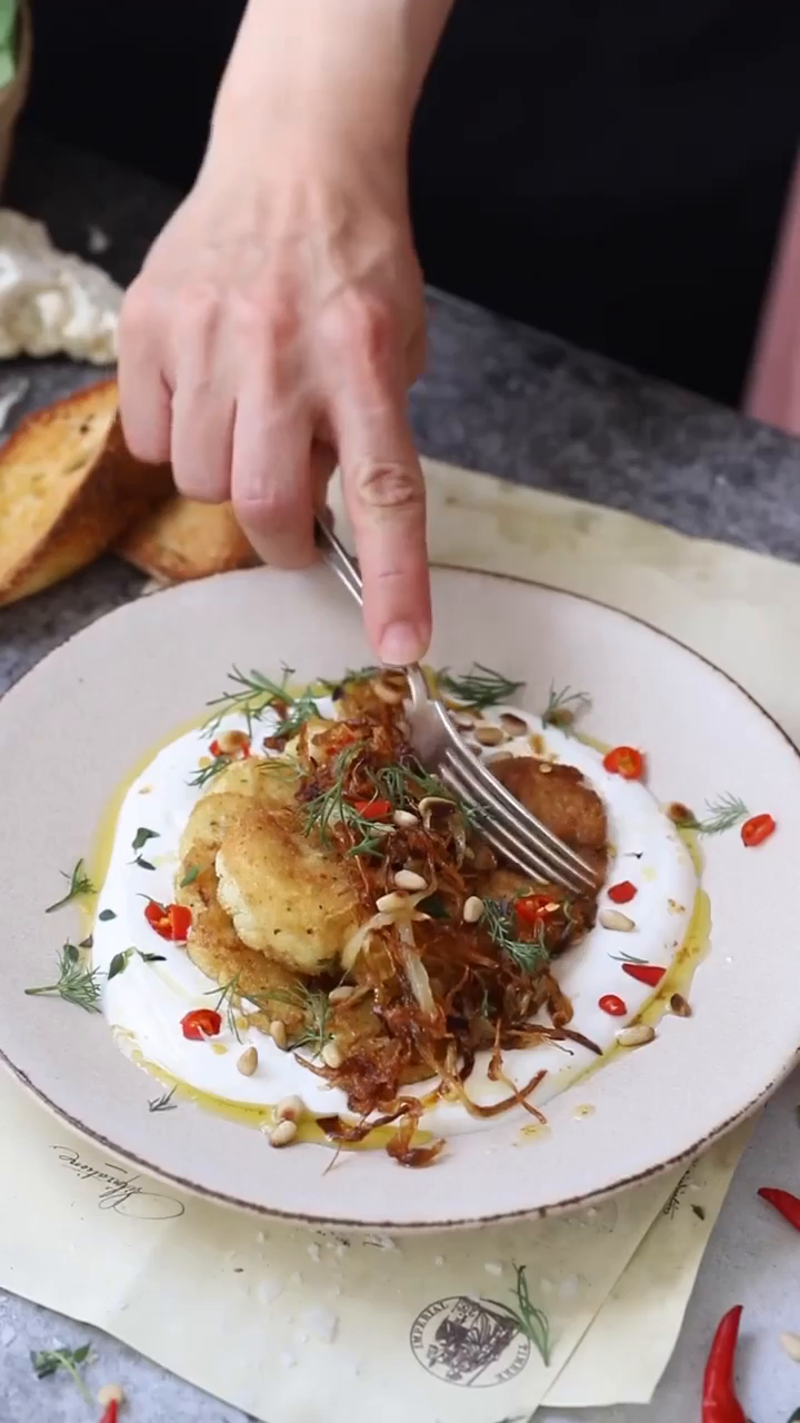 Turkuaz Kitchen Cauliflower with Yogurt Sauce and Crispy Caramelized Onion