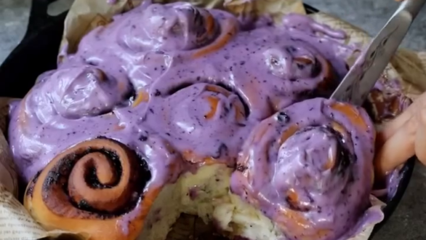 Turkuaz Kitchen Blueberry Roll