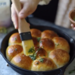 Turkuaz Kitchen Cheesy Dinner Roll