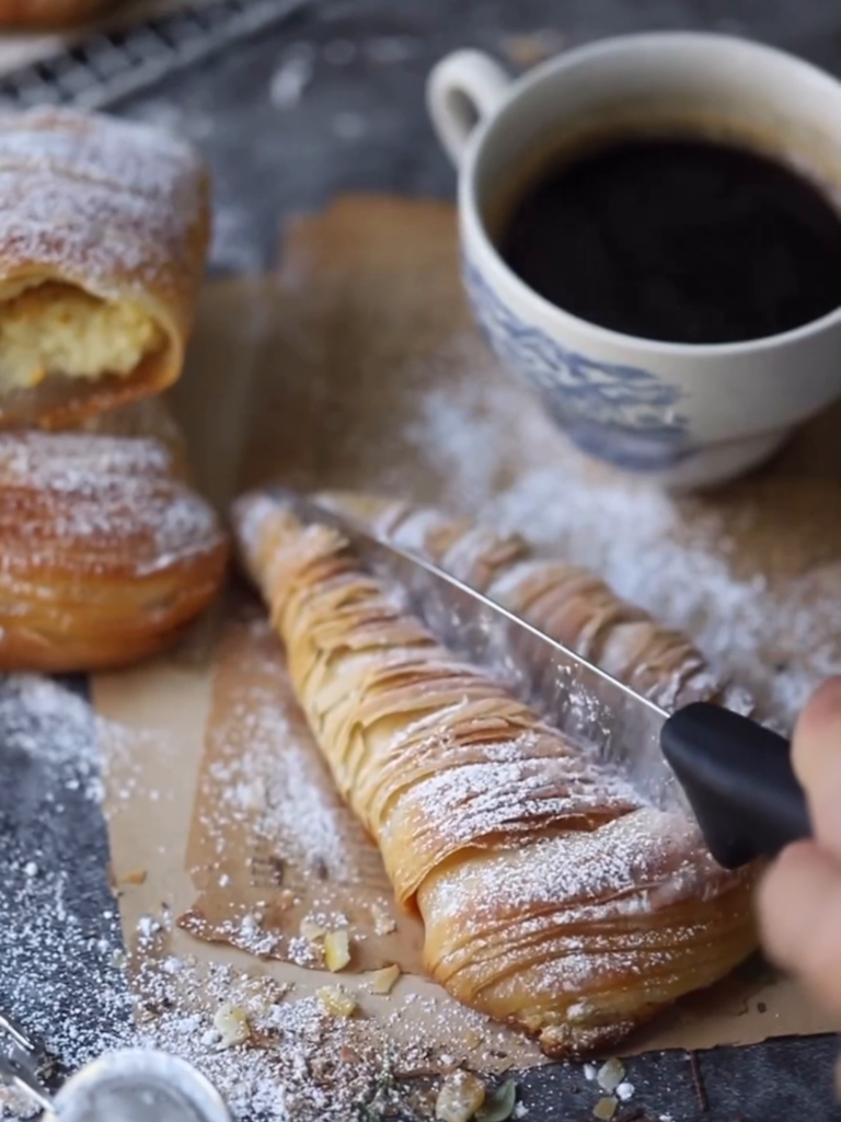 Turkuaz Kitchen Italian Sfogliatelle