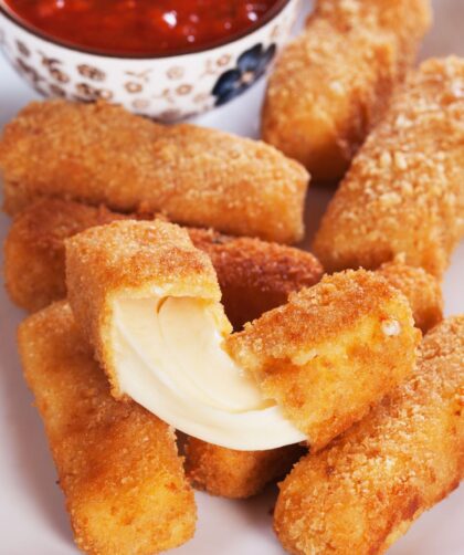 Crispy Fresh Mozzarella Sticks